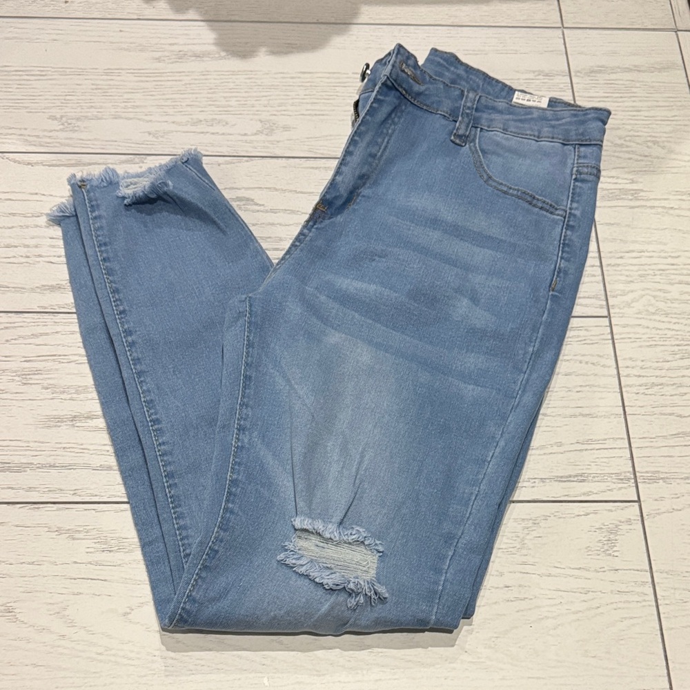 SHEIN Light Blue Boyfriend Jeans